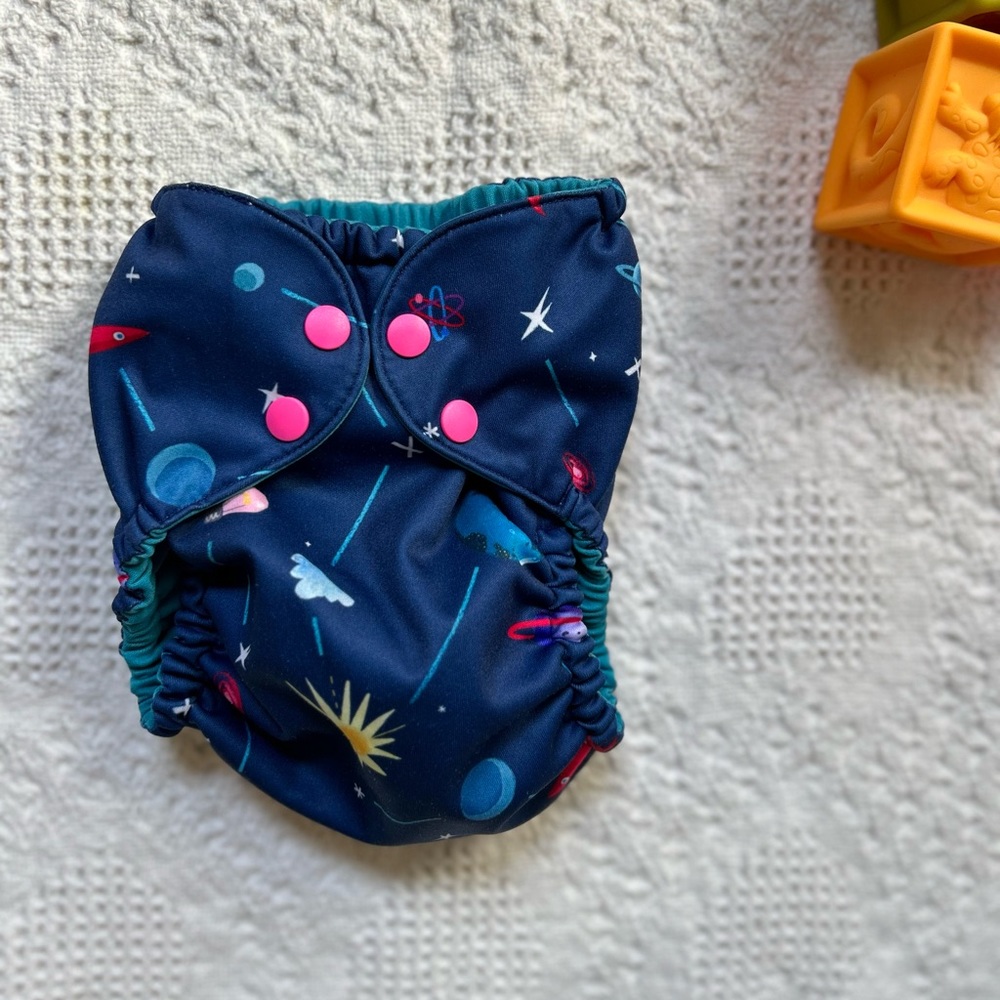 Esembly Cloth Diaper Cover - Outer in Outer Space, Oliver Jeffers